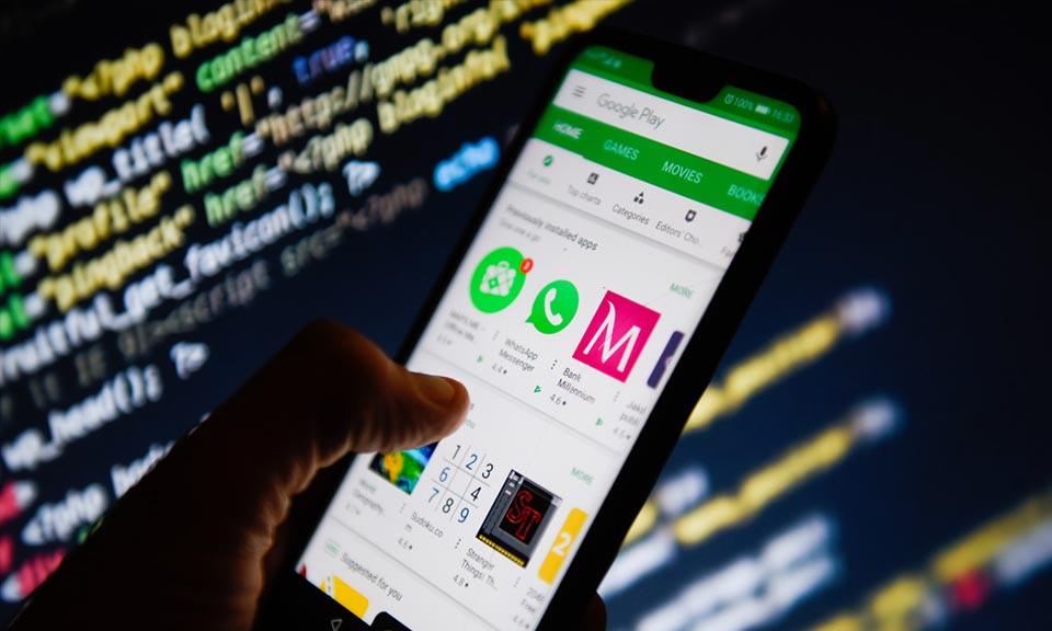 Миллионы людей загрузили десятки приложений из Google Play, которые были с зараженным рекламным ПО